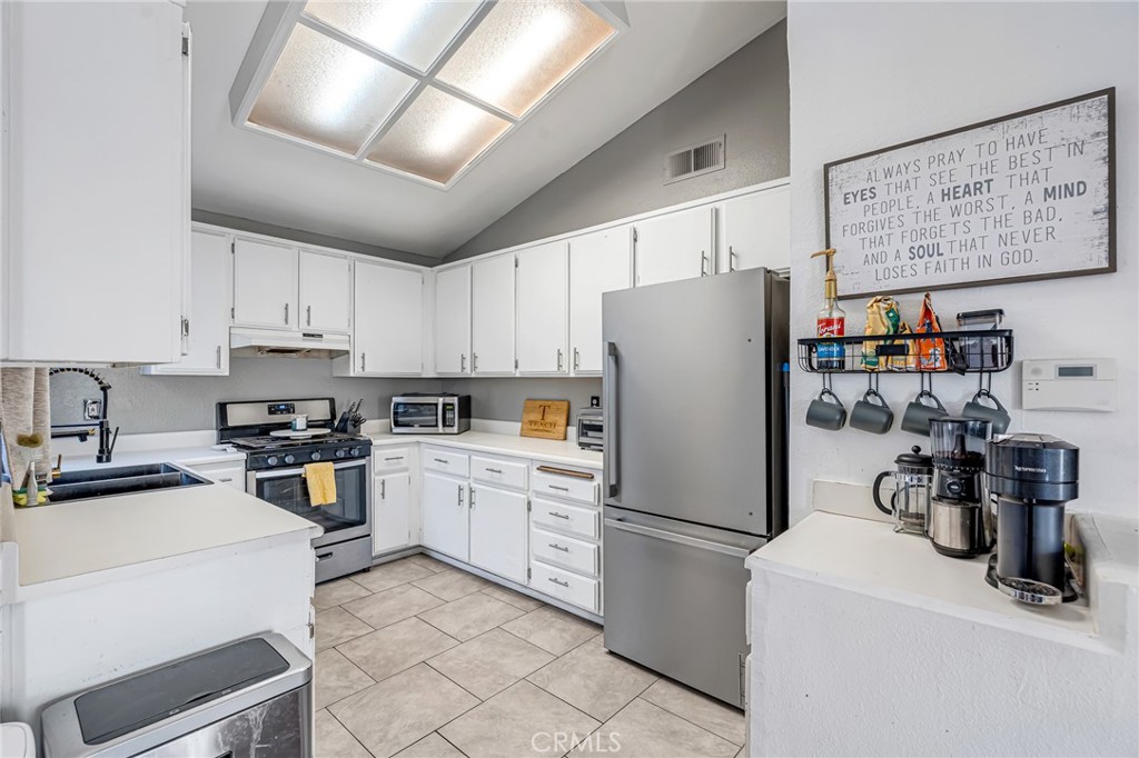 1150 Express Circle Colton, CA 92324 - Photo 8 of 29