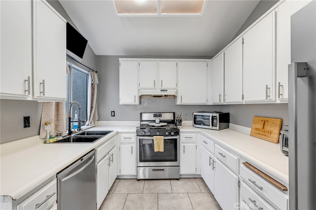 1150 Express Circle Colton, CA 92324 - Photo 9 of 29