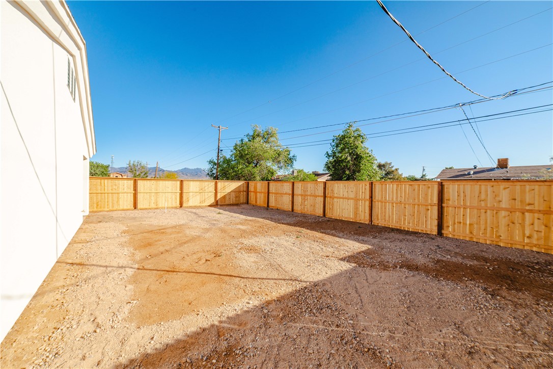 4729 Thompson Way Kingman, AZ 86409 - Photo 5 of 18