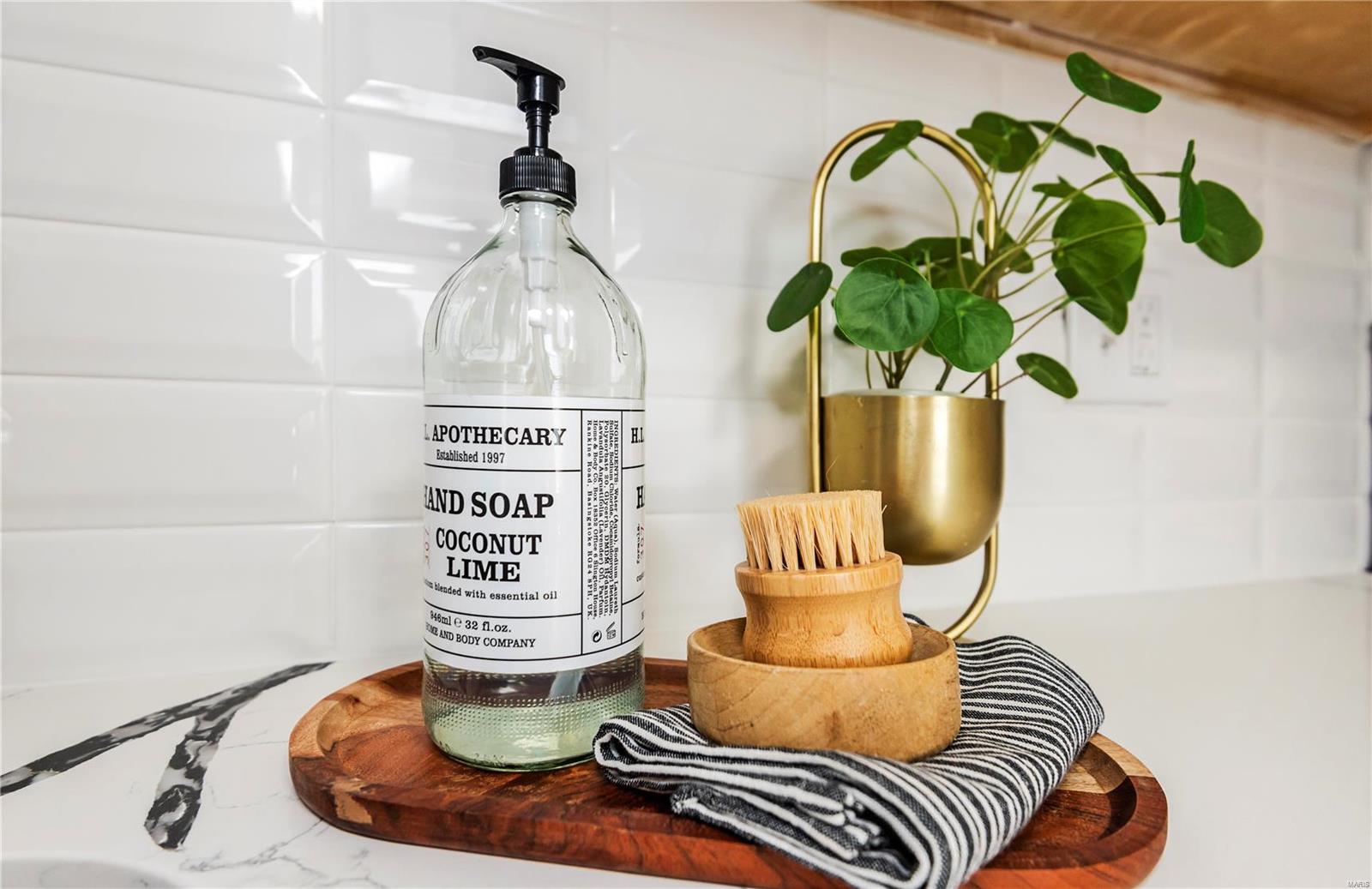 9388 Golden Gate Road St. Louis, MO 63144 - Photo 13 of 54