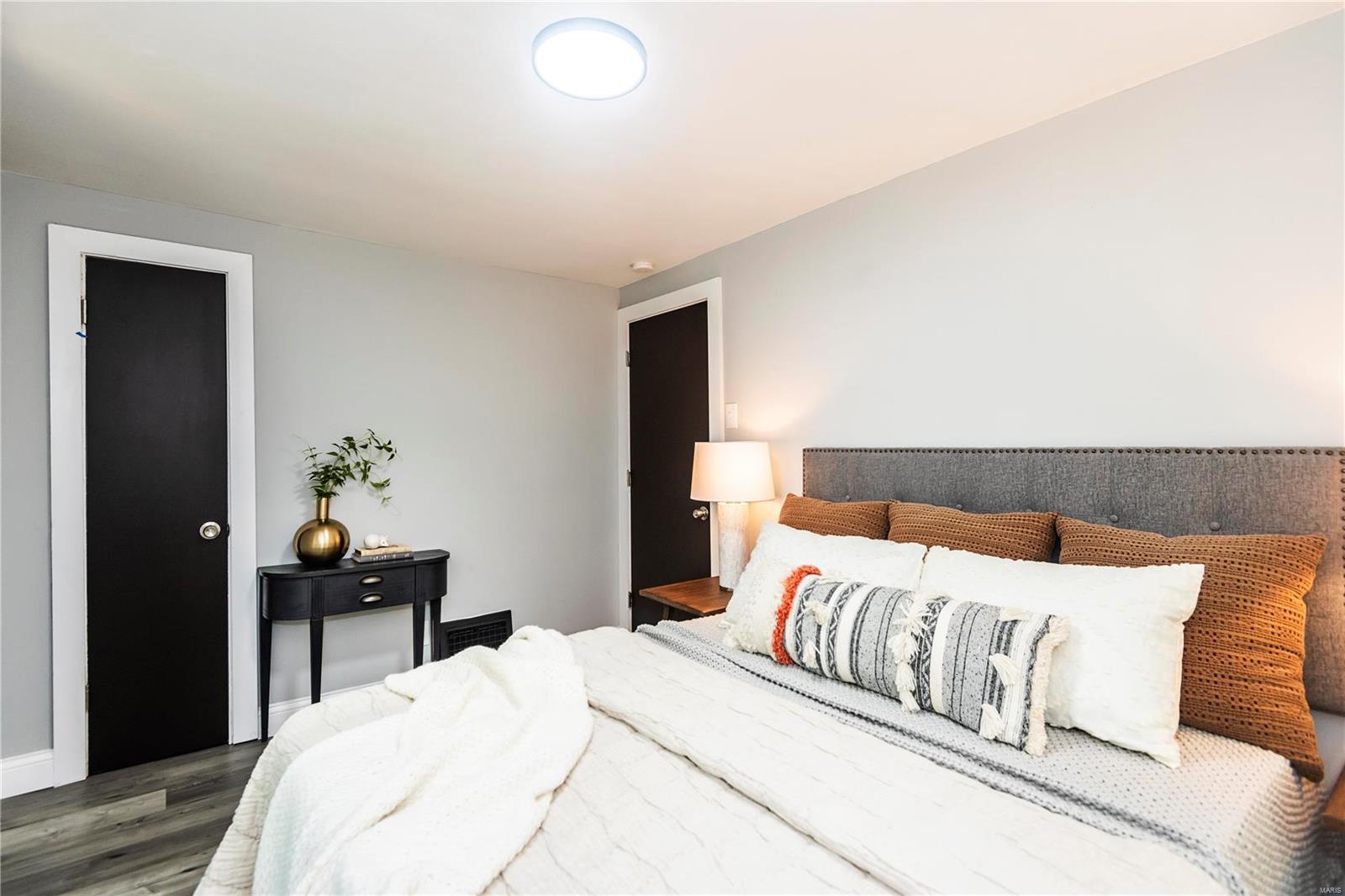 9388 Golden Gate Road St. Louis, MO 63144 - Photo 23 of 54