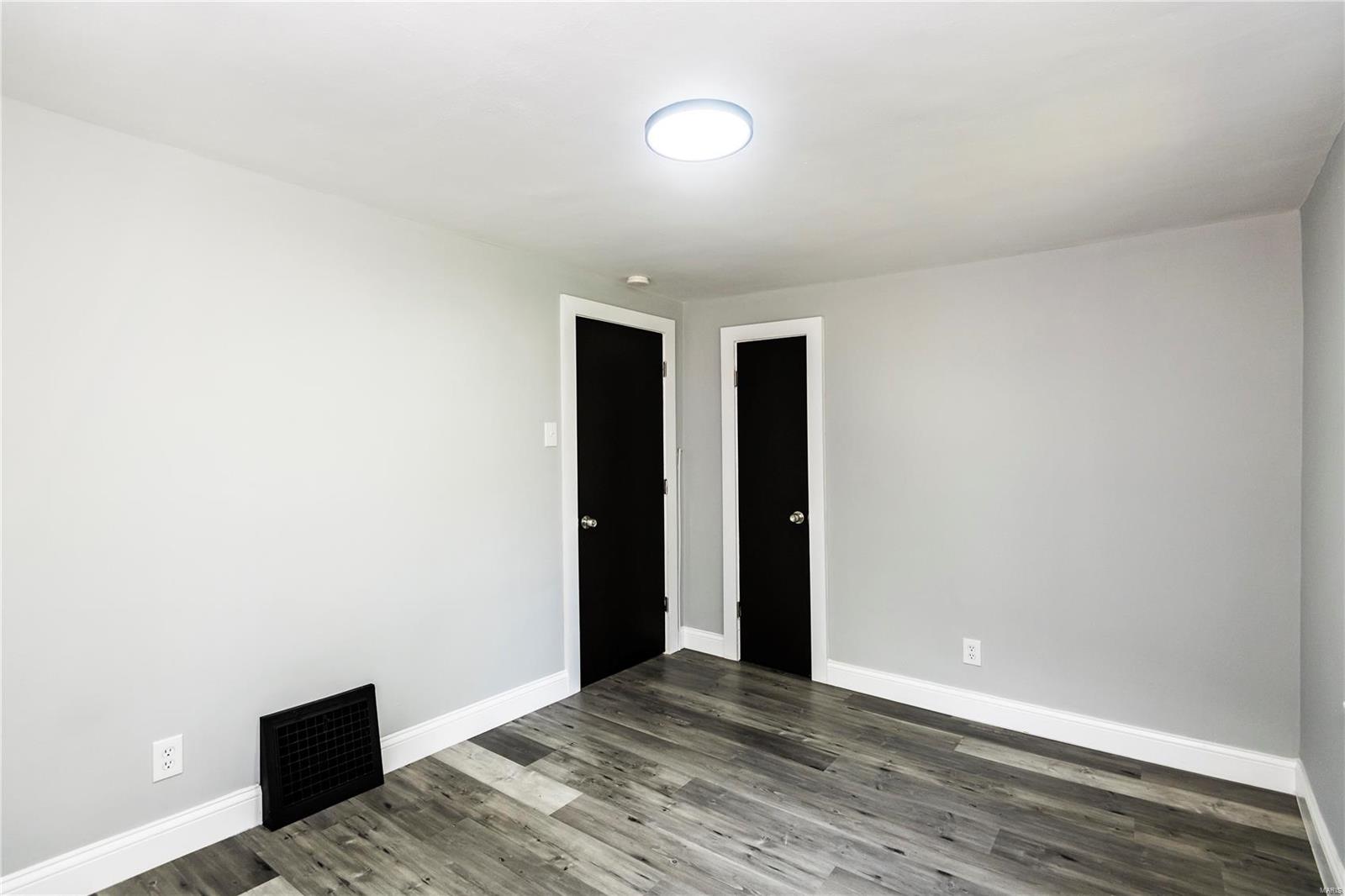 9388 Golden Gate Road St. Louis, MO 63144 - Photo 27 of 54