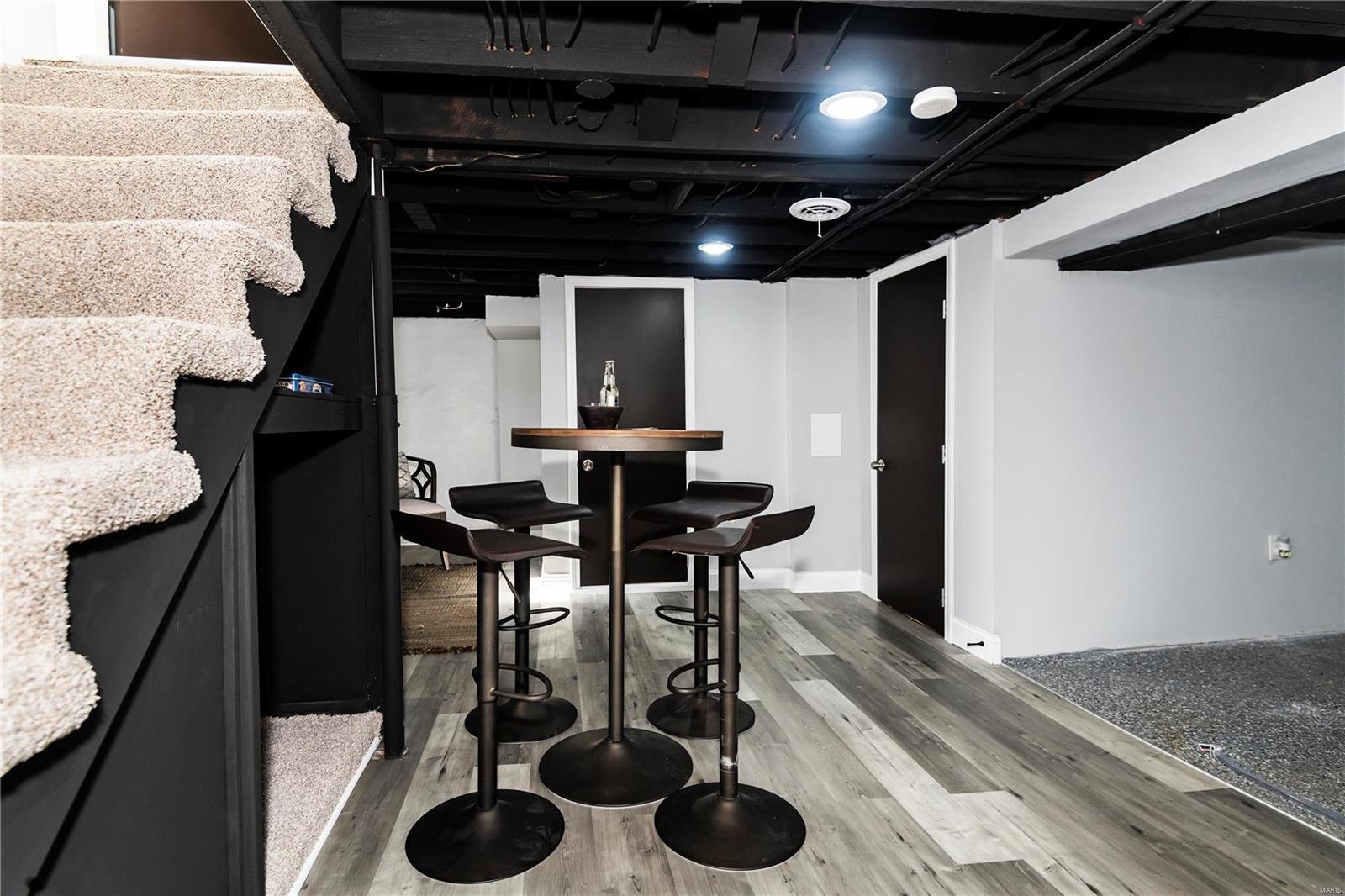 9388 Golden Gate Road St. Louis, MO 63144 - Photo 29 of 54