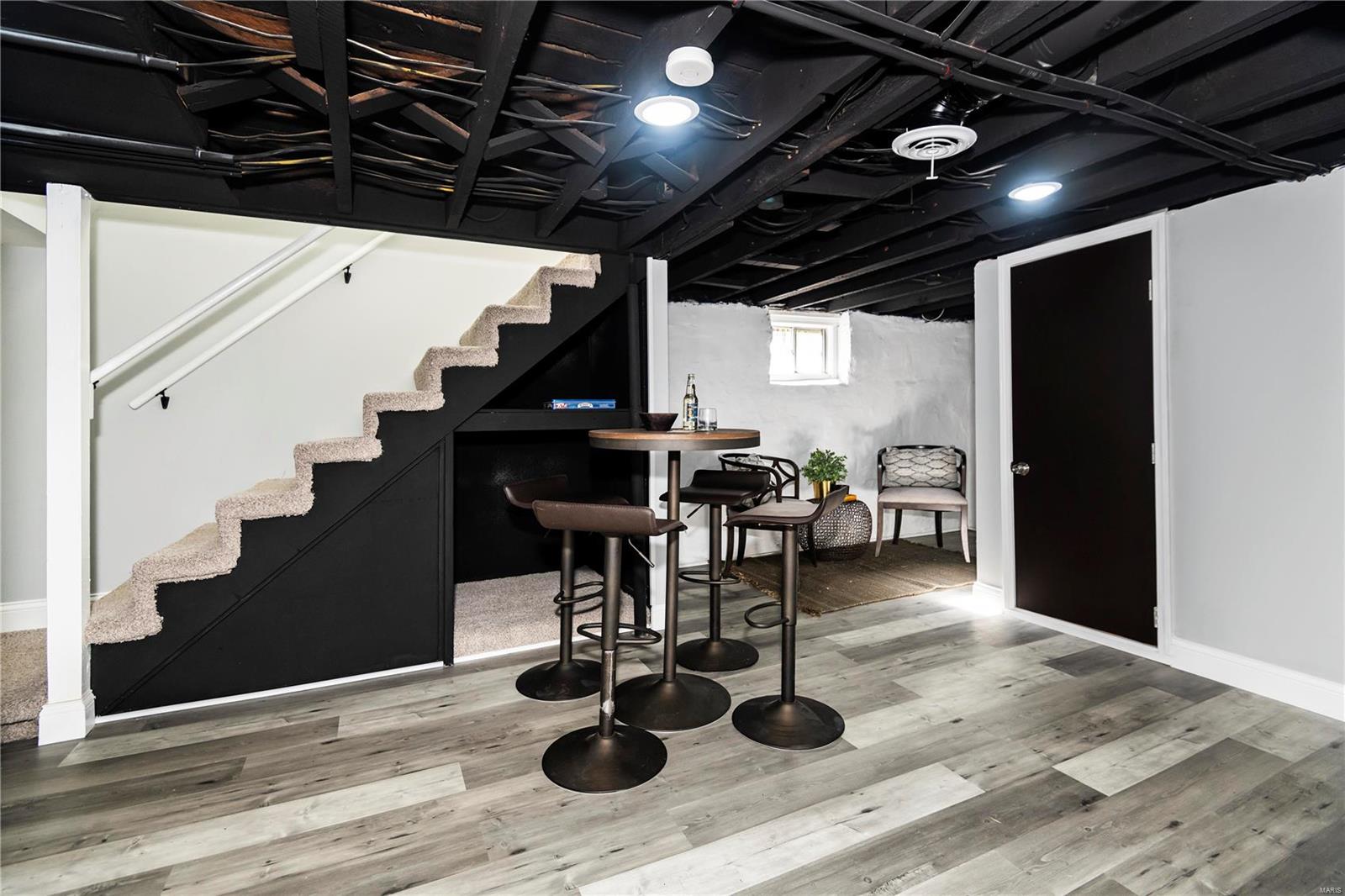 9388 Golden Gate Road St. Louis, MO 63144 - Photo 30 of 54