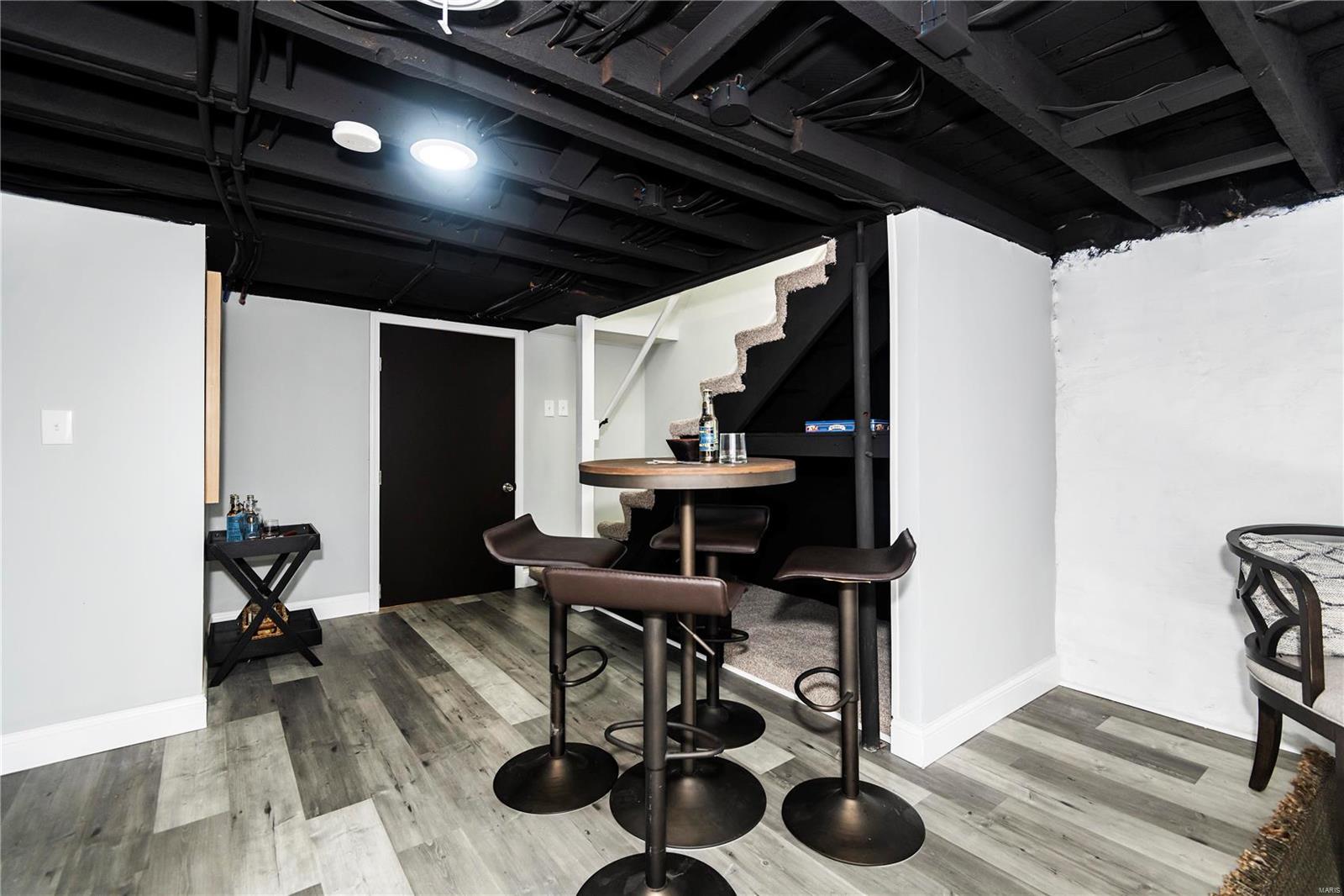 9388 Golden Gate Road St. Louis, MO 63144 - Photo 31 of 54