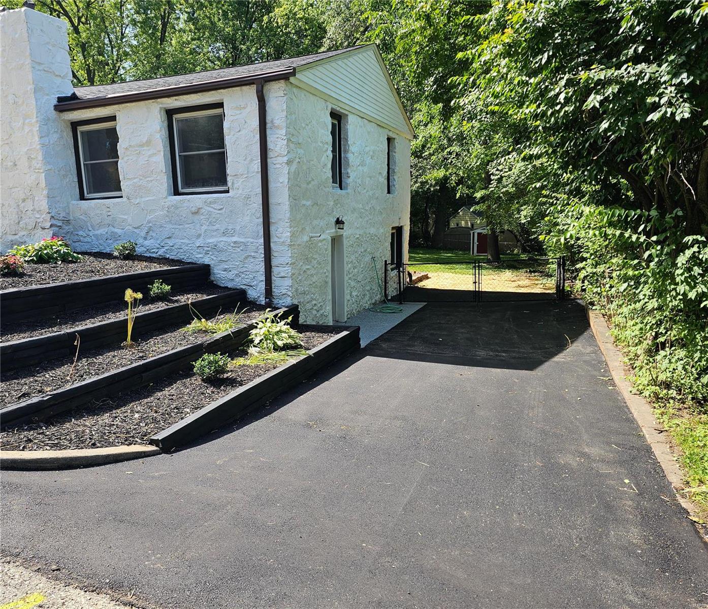 9388 Golden Gate Road St. Louis, MO 63144 - Photo 45 of 54