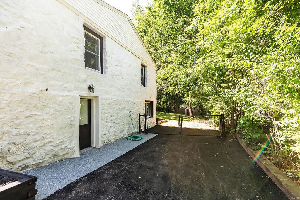 9388 Golden Gate Road St. Louis, MO 63144 - Photo 46 of 54