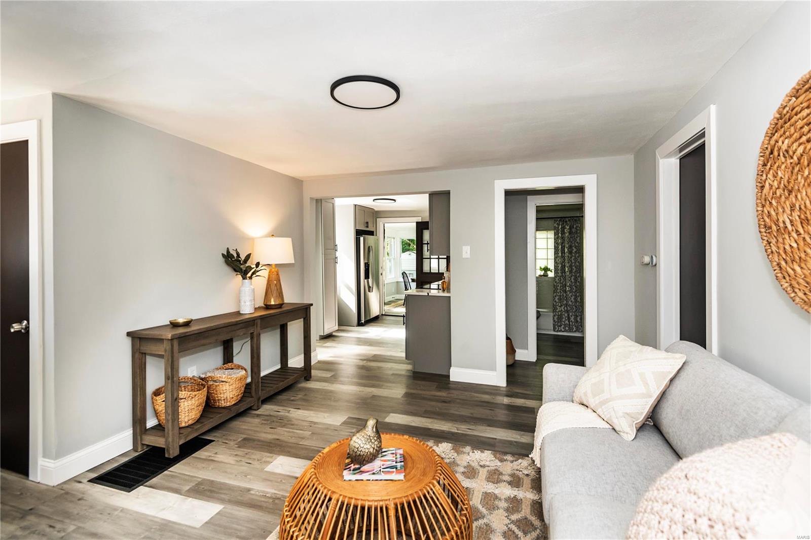 9388 Golden Gate Road St. Louis, MO 63144 - Photo 6 of 54