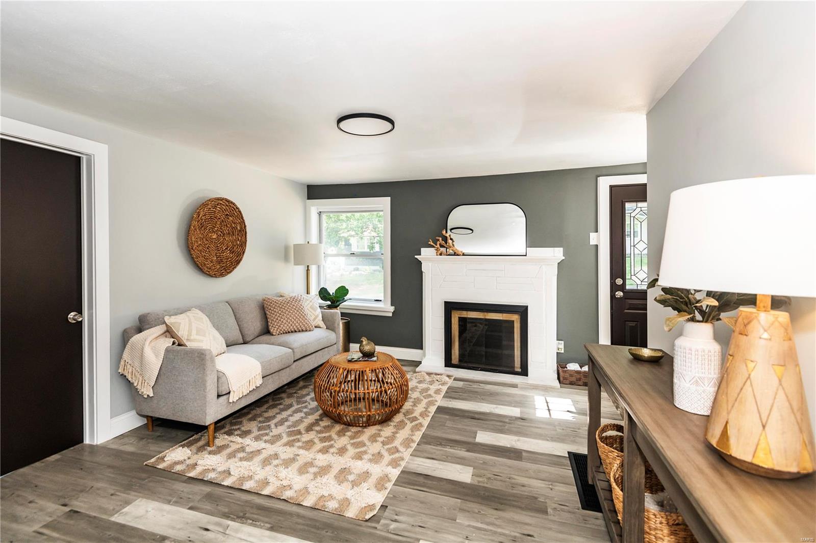 9388 Golden Gate Road St. Louis, MO 63144 - Photo 7 of 54