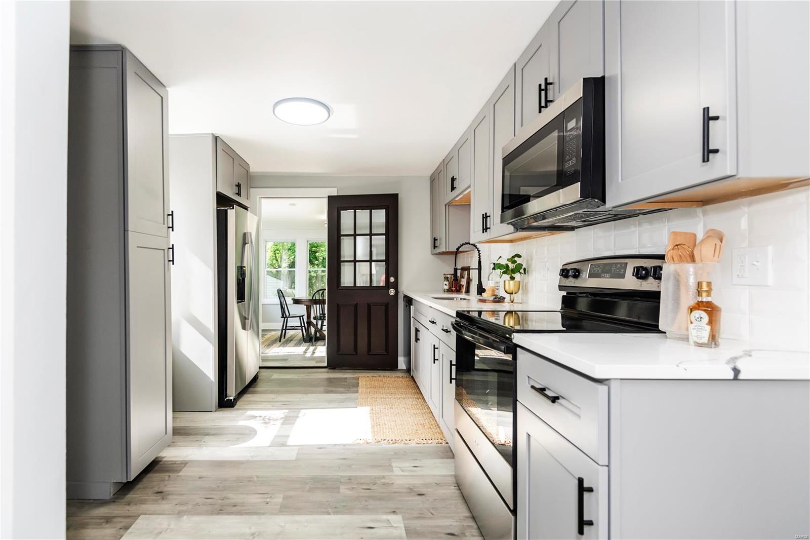 9388 Golden Gate Road St. Louis, MO 63144 - Photo 9 of 54