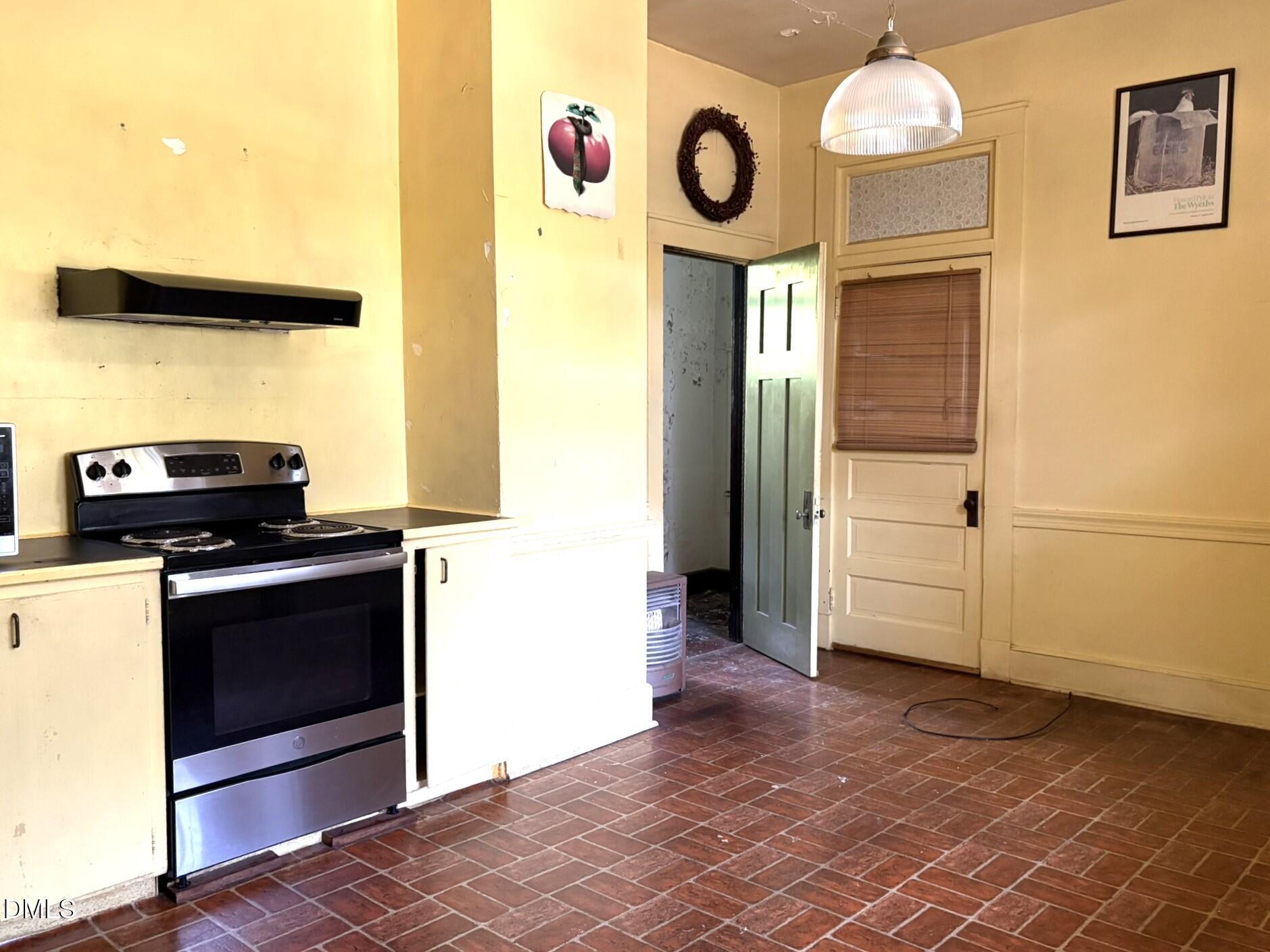 219 South Lamar Street Roxboro, NC 27573 - Photo 20 of 43 IMG_6171 c