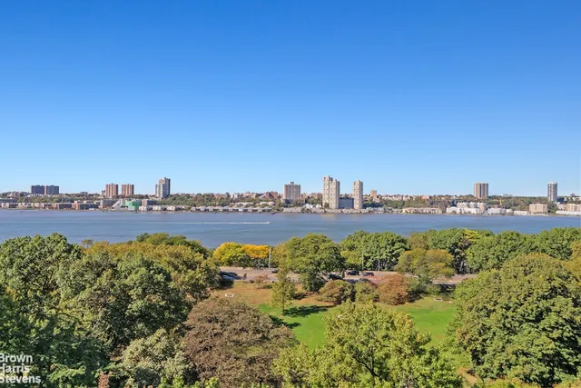 a view of a lake with houses