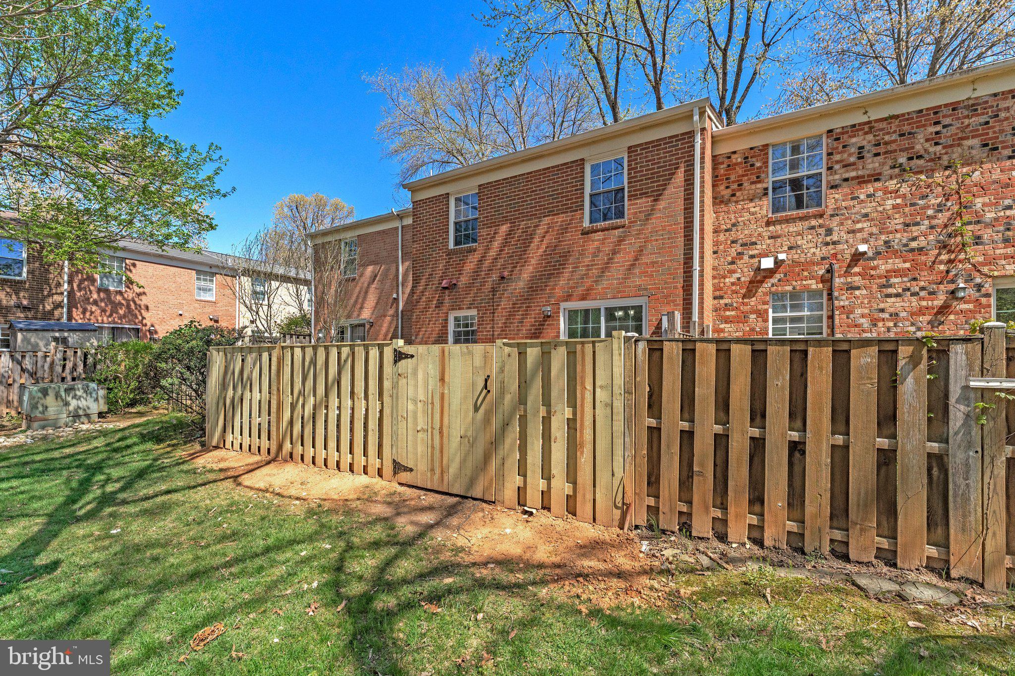 2254 Gunsmith Square Reston, VA 20191 - Photo 27 of 41 Common Area out back!