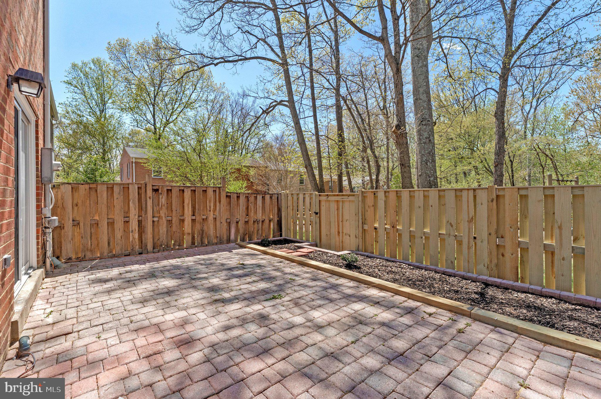 2254 Gunsmith Square Reston, VA 20191 - Photo 29 of 41 Huge Patio!