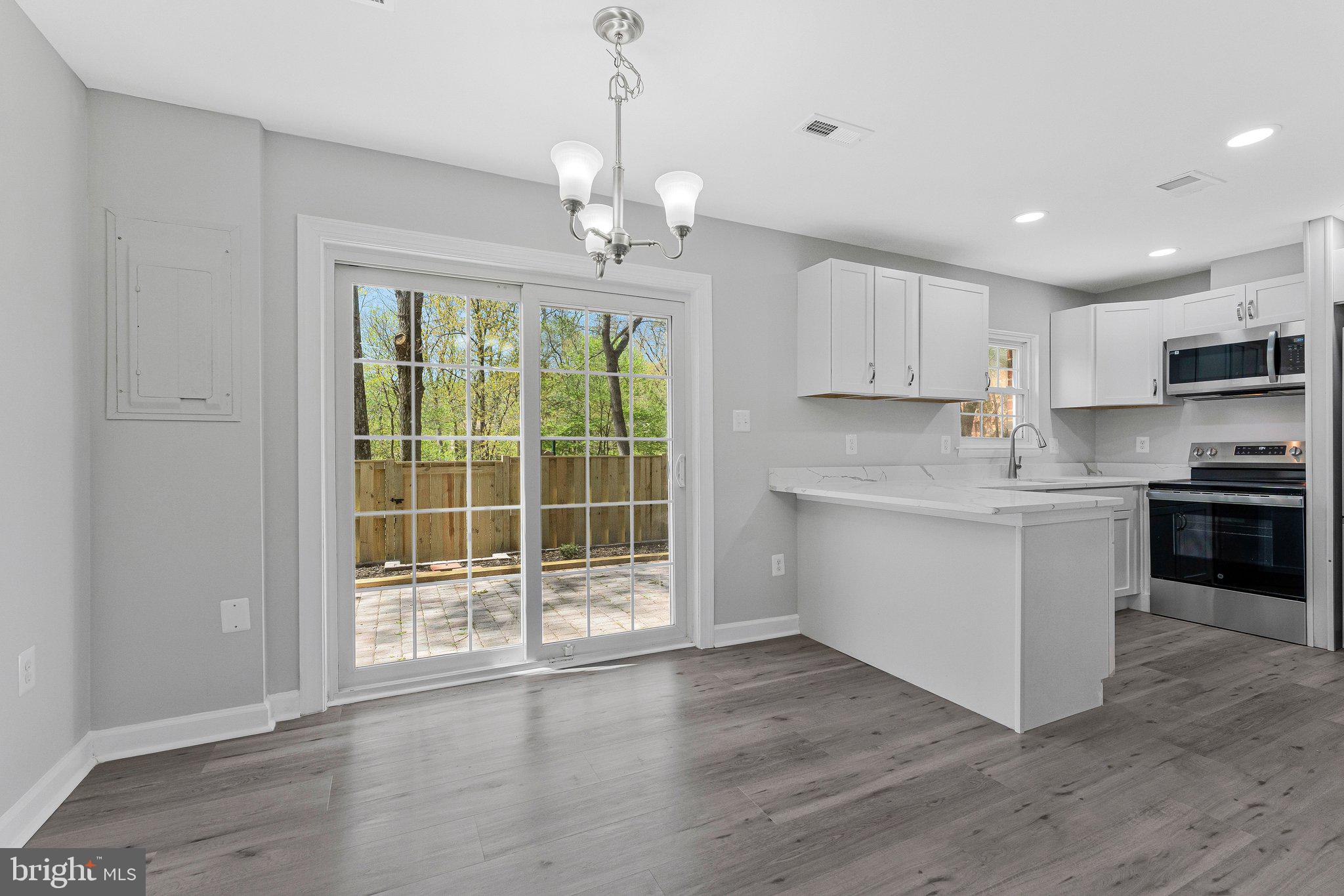 2254 Gunsmith Square Reston, VA 20191 - Photo 6 of 41 Dining Room