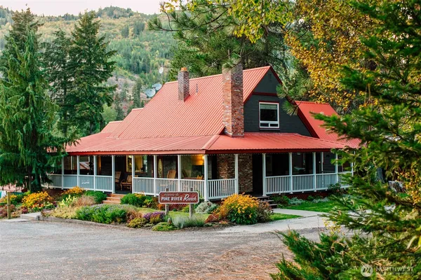 $2,190,000 | 19668 Highway 207, Leavenworth, WA 98826