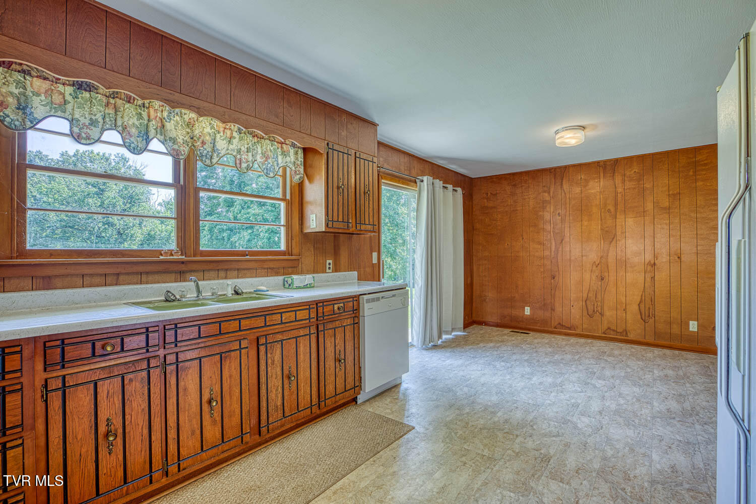 426 South Johnson Road Rogersville, TN 37857 - Photo 2 of 51 426 S Johnson MLSb (1 of 26)
