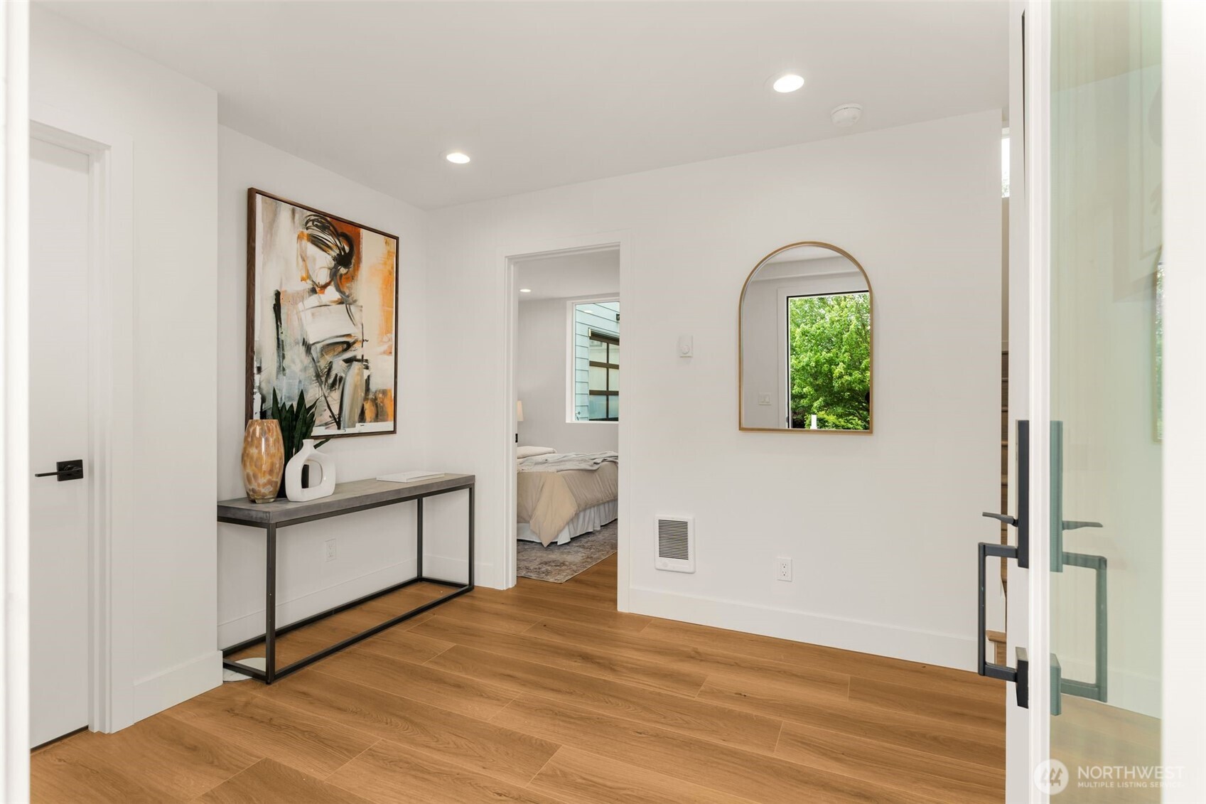 7403 Dayton Avenue North Seattle, WA 98103 - Photo 2 of 37