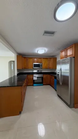 $3,800 | 4081 Northwest 35th Avenue, Lauderdale Lakes, FL 33309