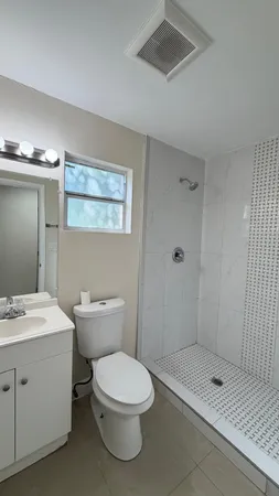 $3,800 | 4081 Northwest 35th Avenue, Lauderdale Lakes, FL 33309