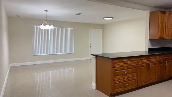 $3,800 | 4081 Northwest 35th Avenue, Lauderdale Lakes, FL 33309