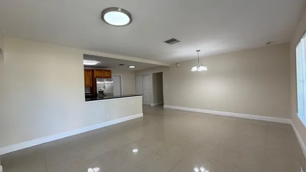 $3,800 | 4081 Northwest 35th Avenue, Lauderdale Lakes, FL 33309