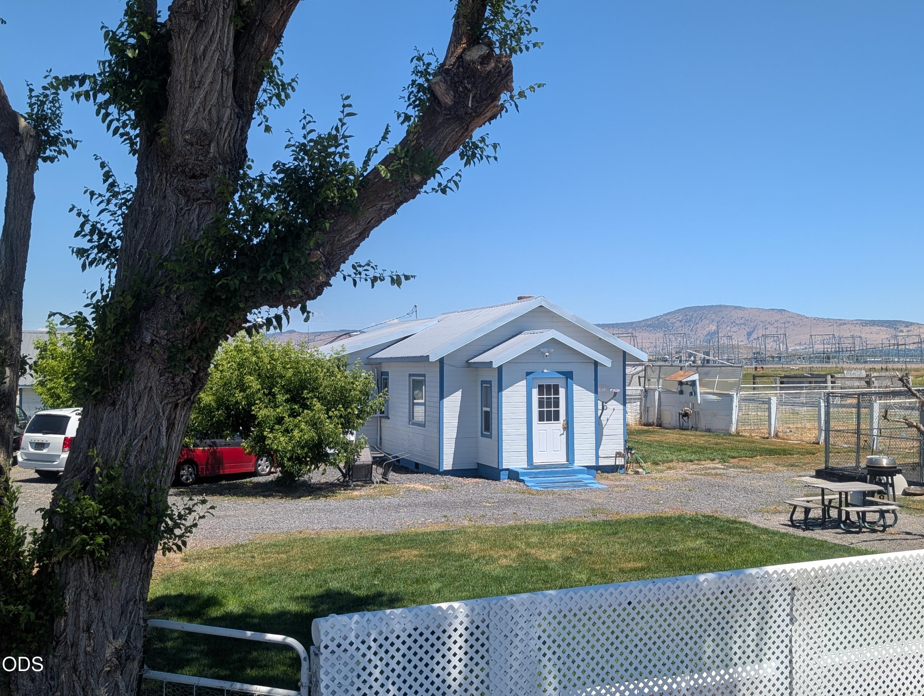 109 Miller Island Road Klamath Falls, OR 97603 - Photo 3 of 49