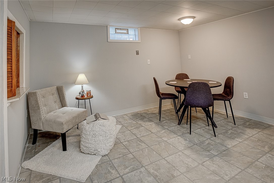 160 Winchester Road Akron, OH 44333 - Photo 25 of 34 Gallery Image 25