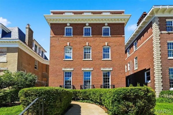 $1,150,000 | 5257 Westminster Place, St. Louis, MO 63108