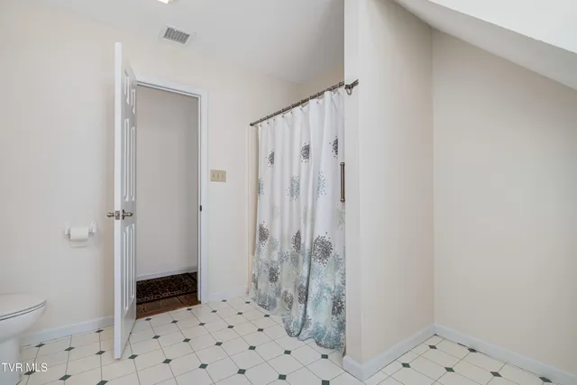 $450,000 | 5191 Highway 421, Mountain City, TN 37683