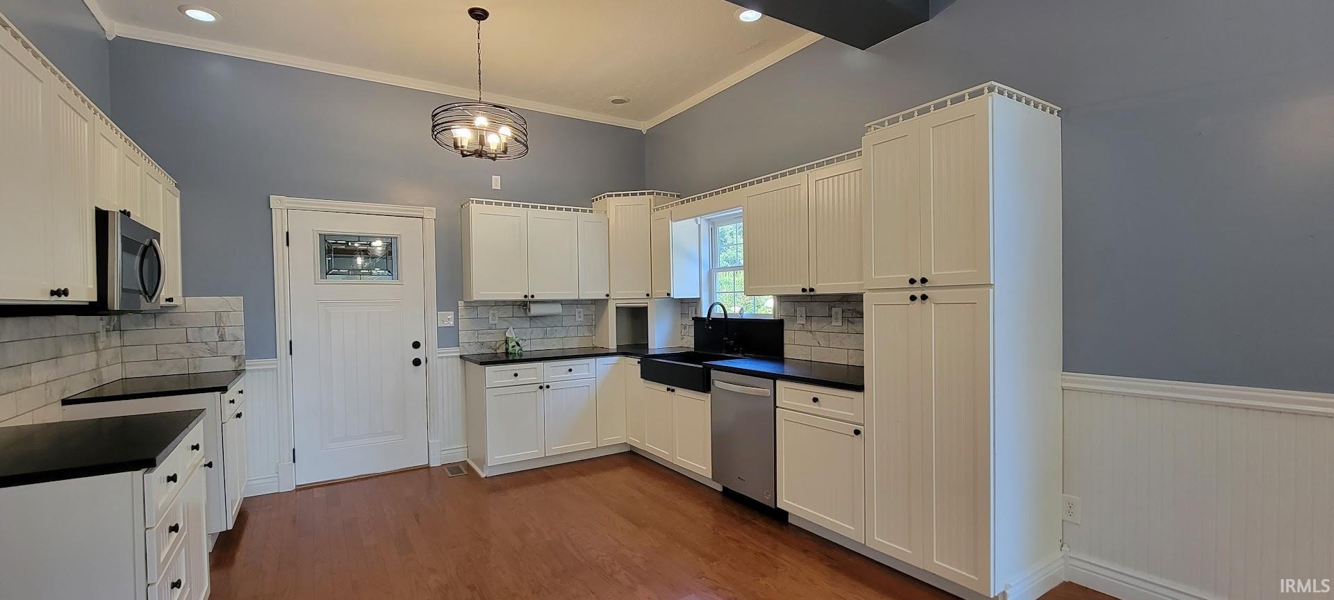 2222 VFW Road Mitchell, IN 47446 - Photo 3 of 36