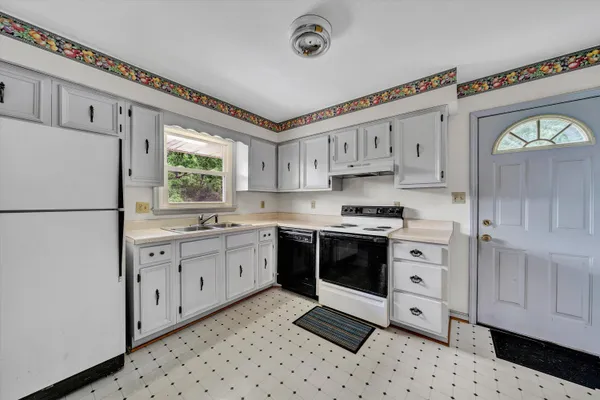 $299,950 | 380 Lakeshore Terrace Road, Hardy, VA 24101