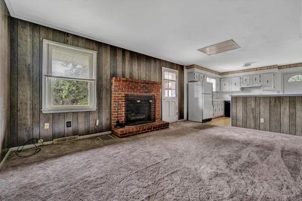 $299,950 | 380 Lakeshore Terrace Road, Hardy, VA 24101