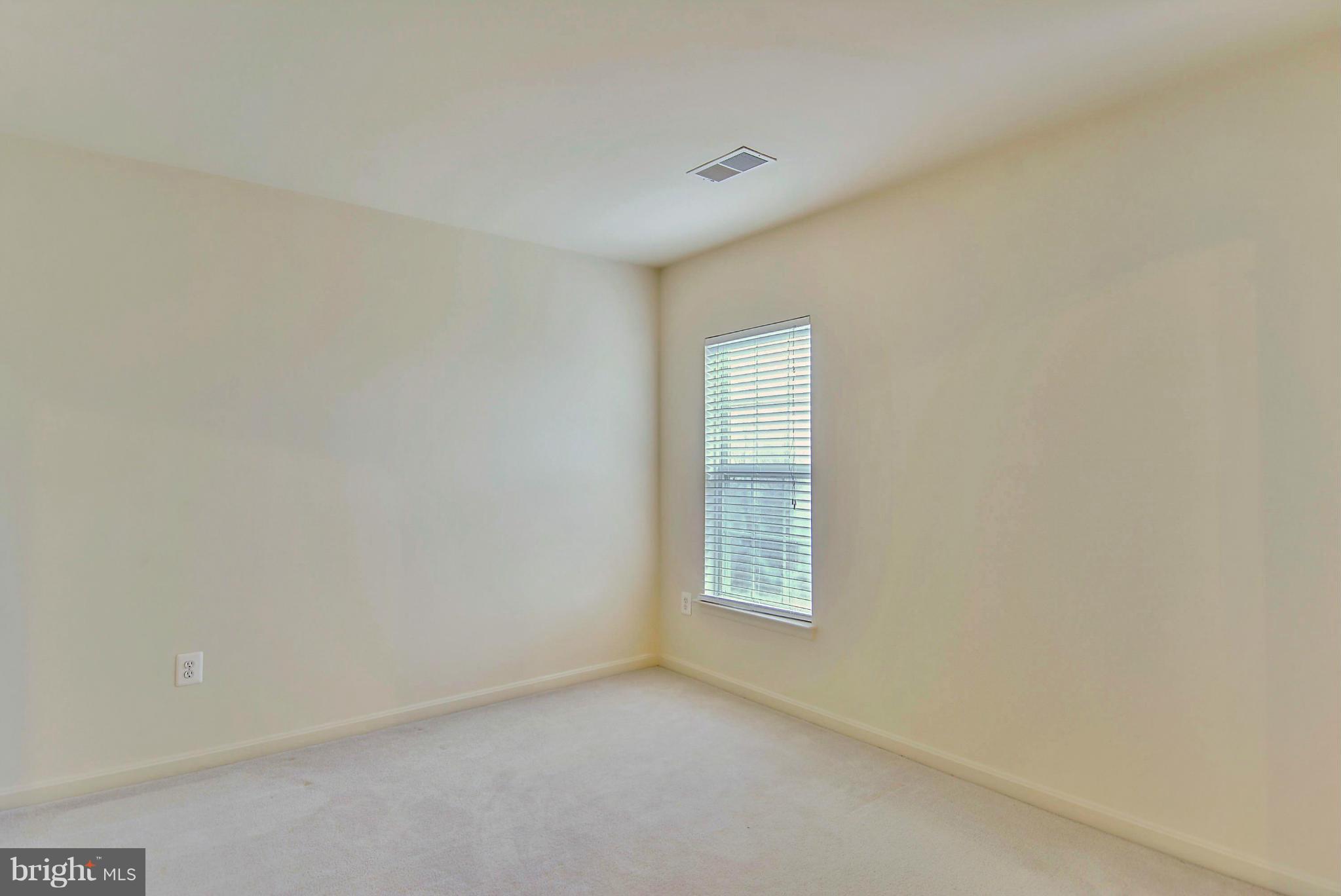 17904 Coachmans Road Germantown, MD 20874 - Photo 16 of 30 Sitting Room