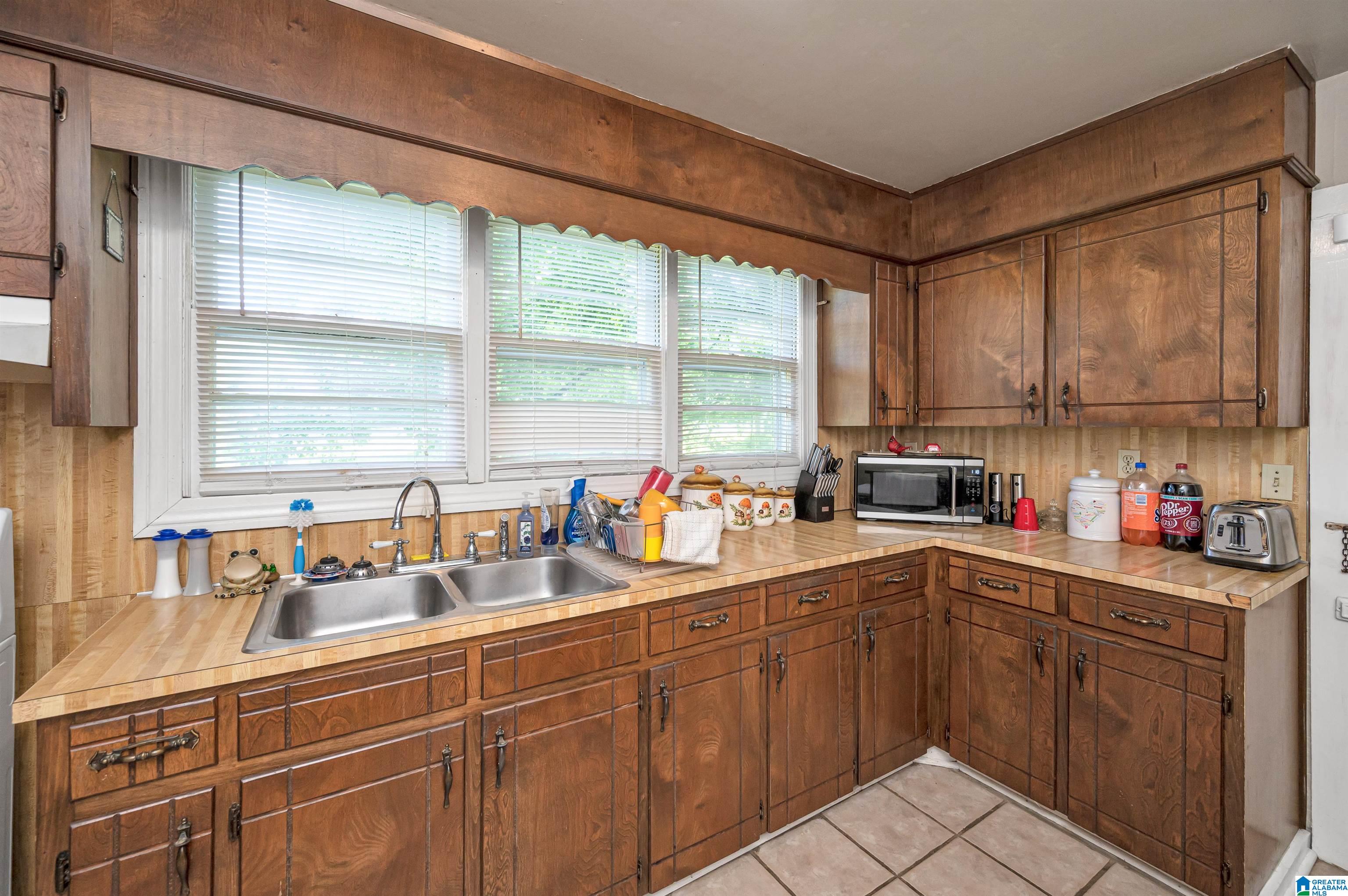4312 Maple Circle Adamsville, AL 35005 - Photo 11 of 38