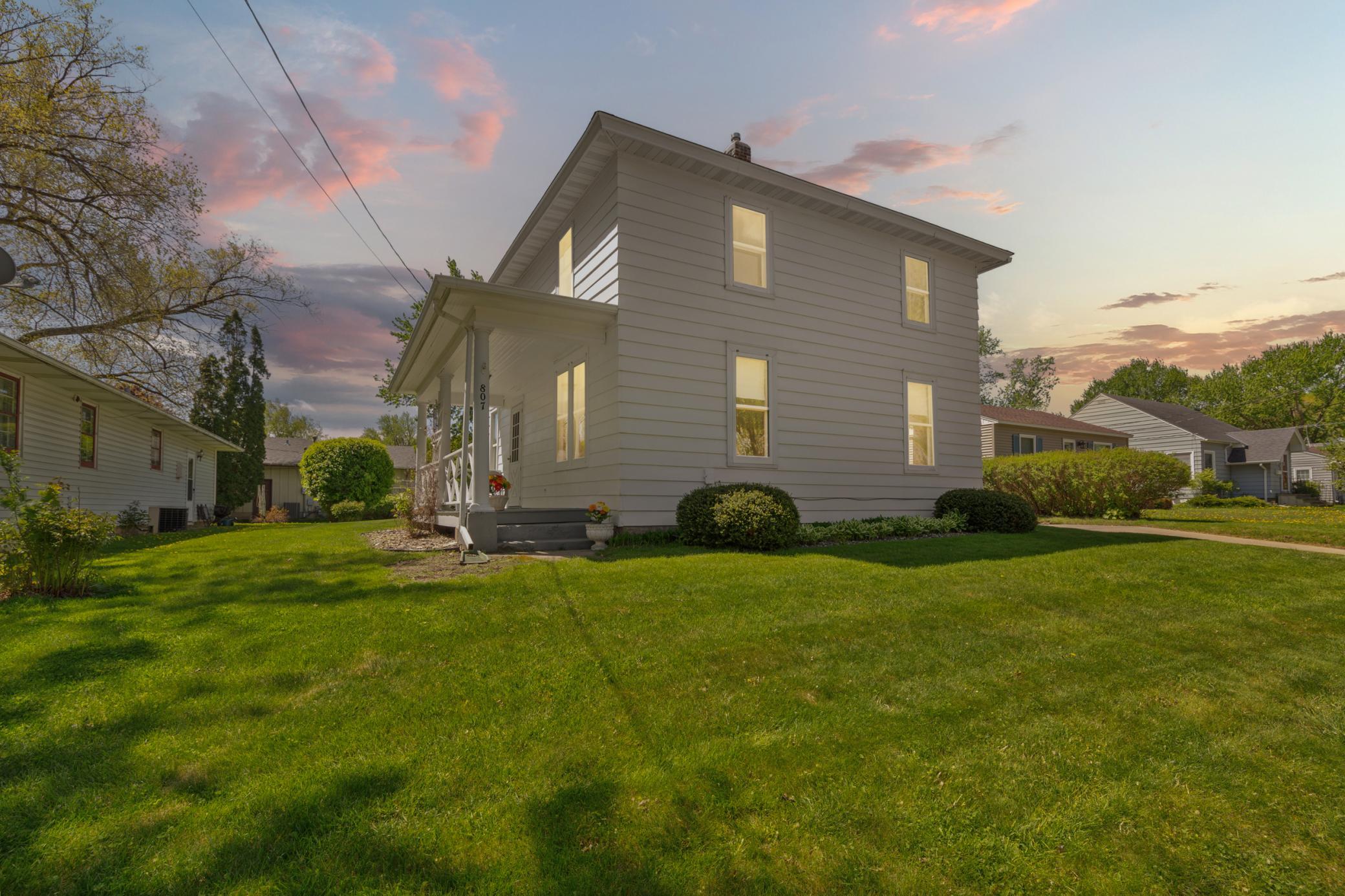 807 2nd Street Southwest Faribault, MN 55021 - Photo 3 of 33