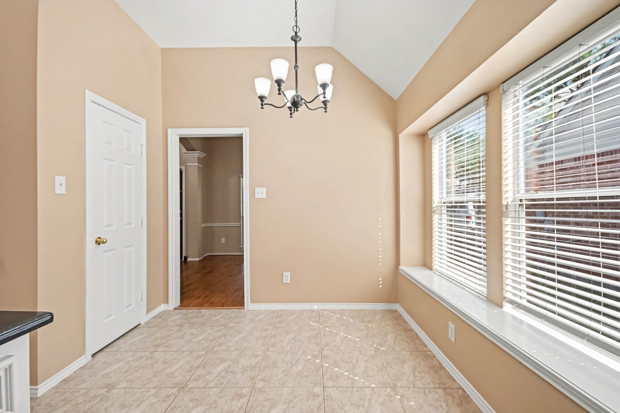 3022 Valley Court Manvel, TX 77578 - Photo 8 of 35 Gallery Image 8