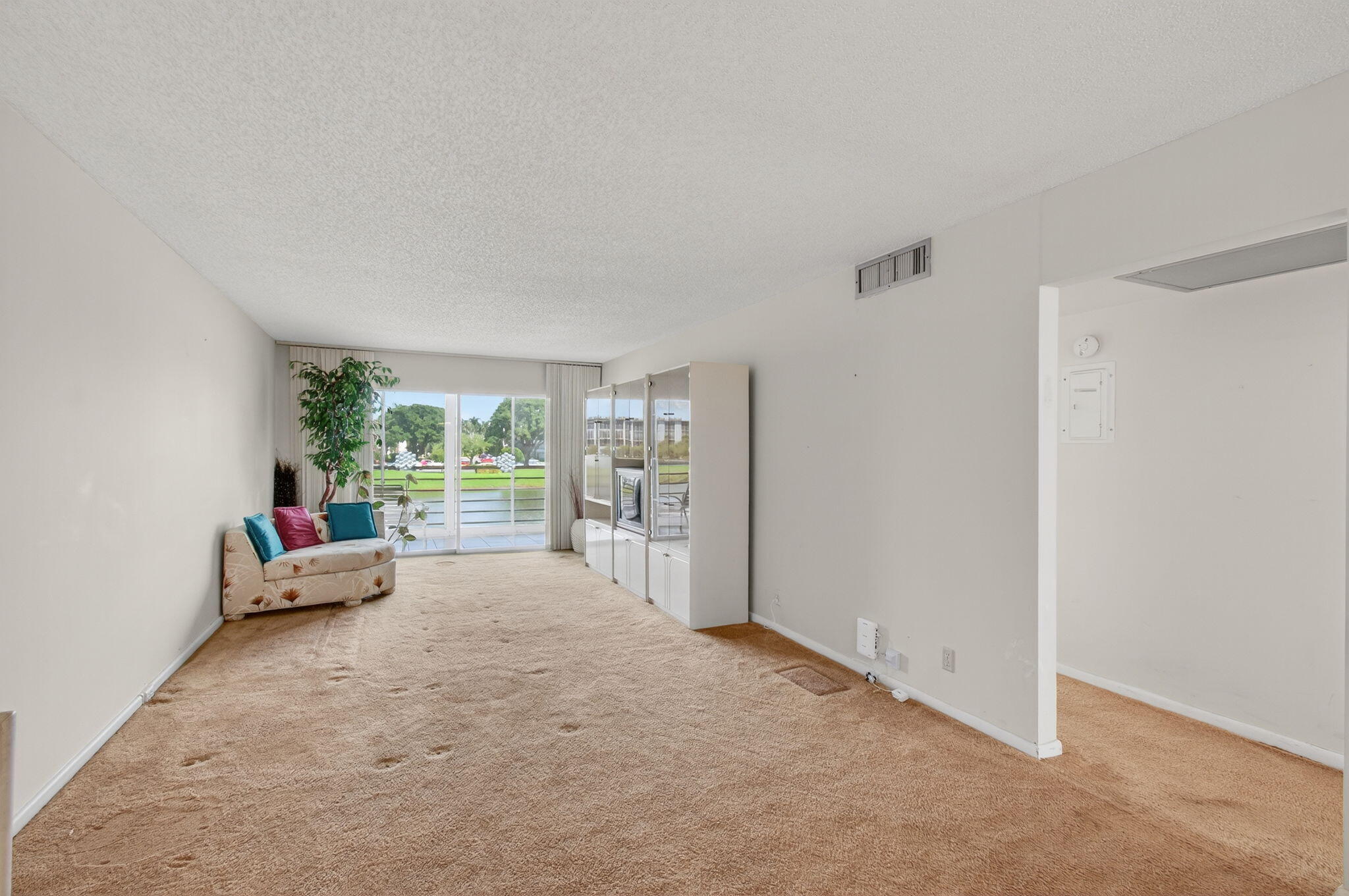 2001 Guildford East Boca Raton, FL 33434 - Photo 12 of 101 12-web-or-mls-DSC_0586