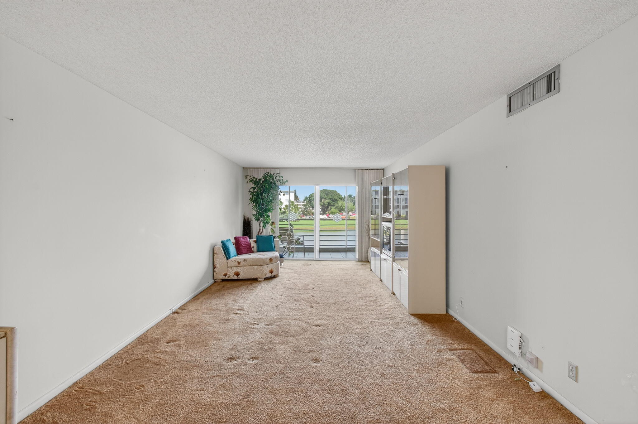 2001 Guildford East Boca Raton, FL 33434 - Photo 13 of 101 13-web-or-mls-DSC_0595
