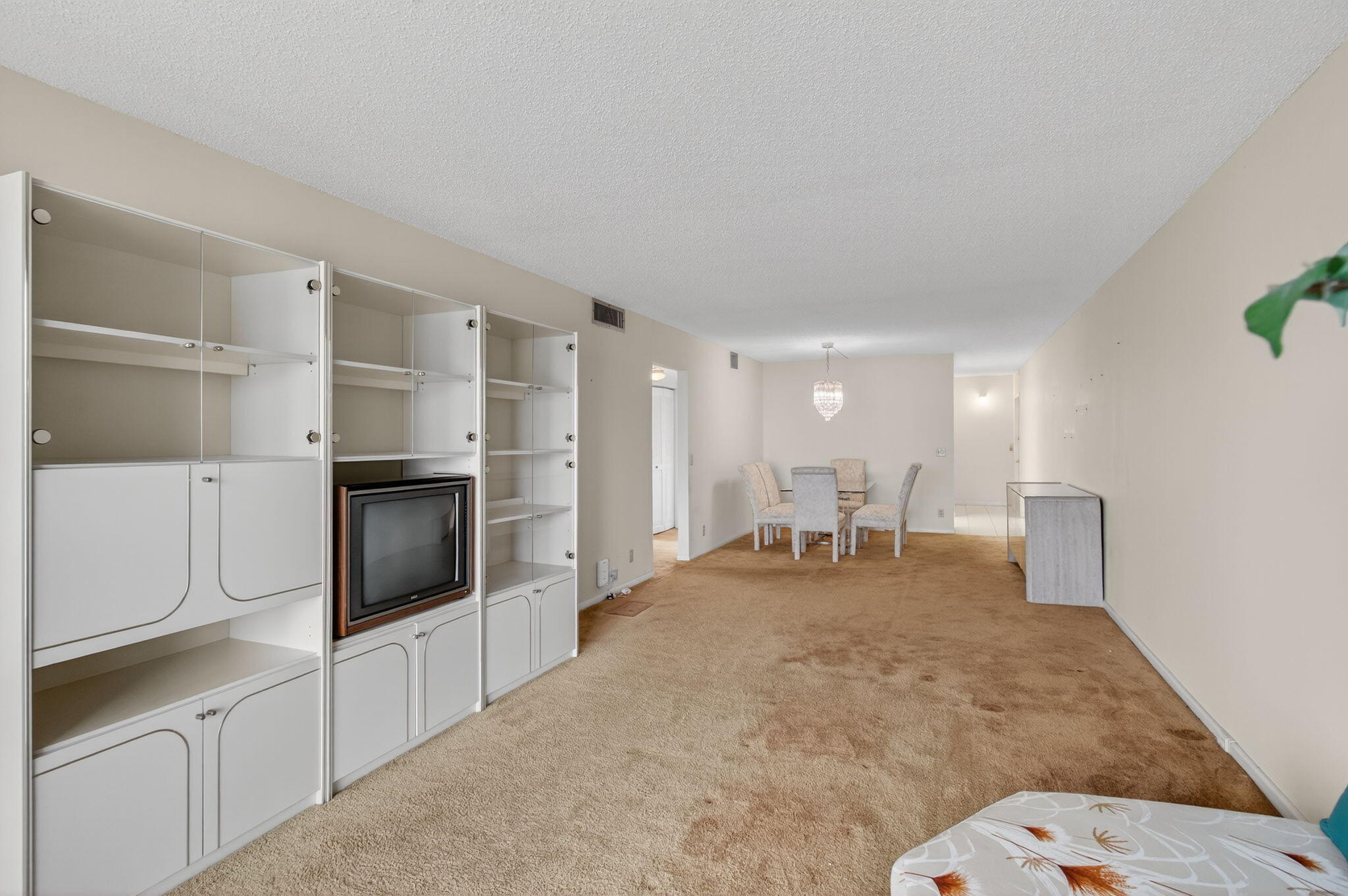2001 Guildford East Boca Raton, FL 33434 - Photo 27 of 101 27-web-or-mls-DSC_0718