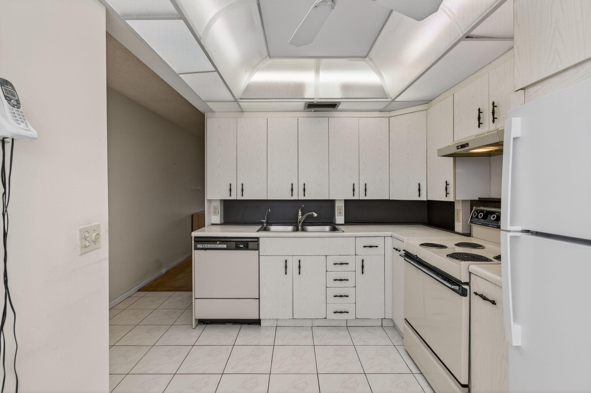 2001 Guildford East Boca Raton, FL 33434 - Photo 38 of 101 38-web-or-mls-DSC_0805