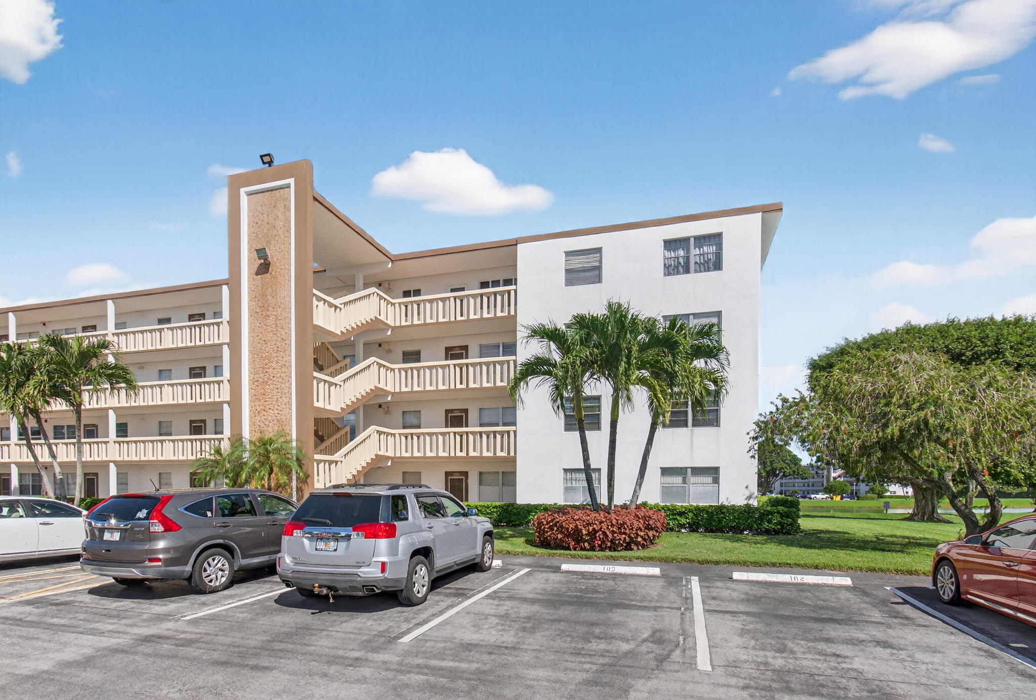 2001 Guildford East Boca Raton, FL 33434 - Photo 4 of 101 3-web-or-mls-DSC_0434