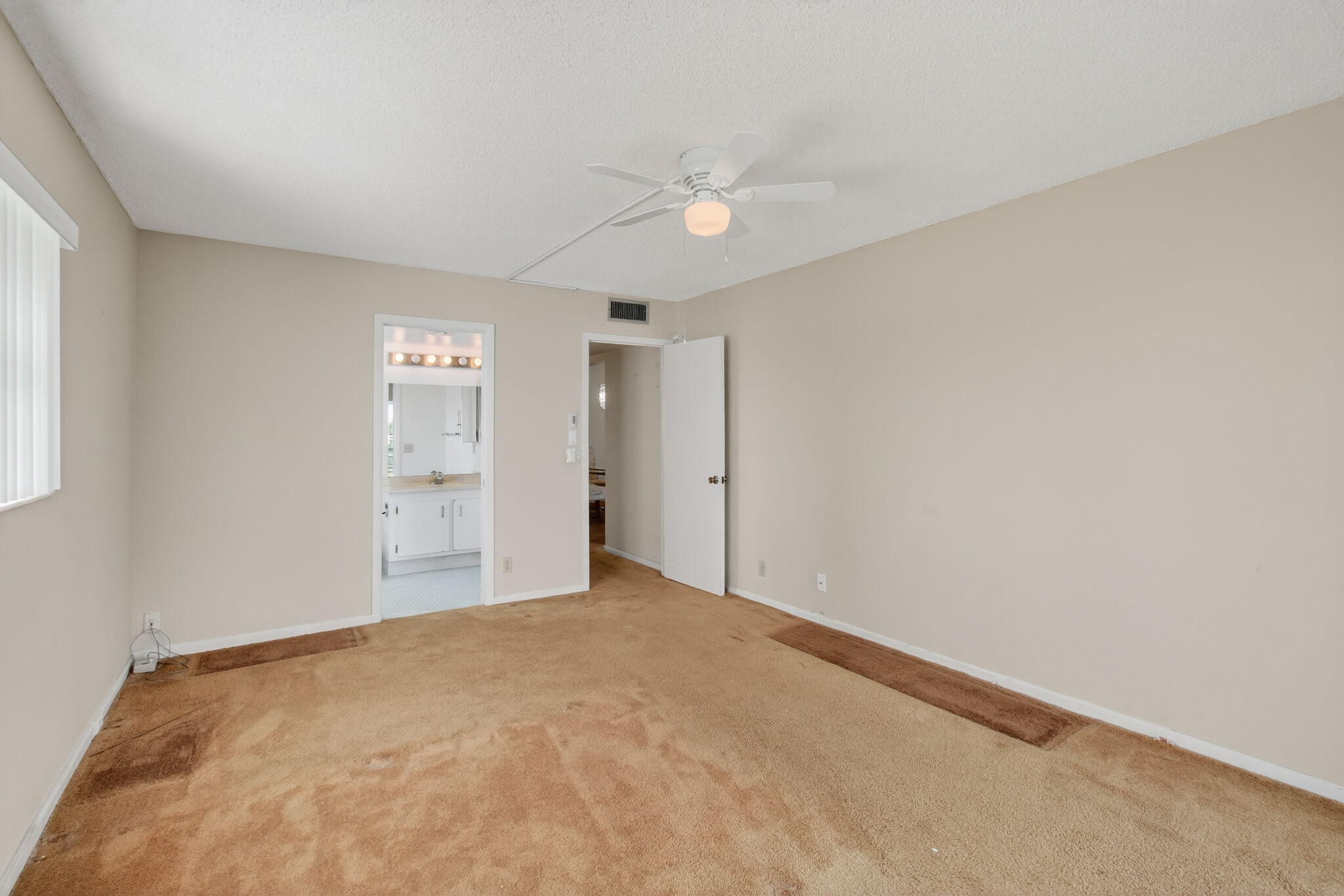 2001 Guildford East Boca Raton, FL 33434 - Photo 44 of 101 44-web-or-mls-DSC_0947