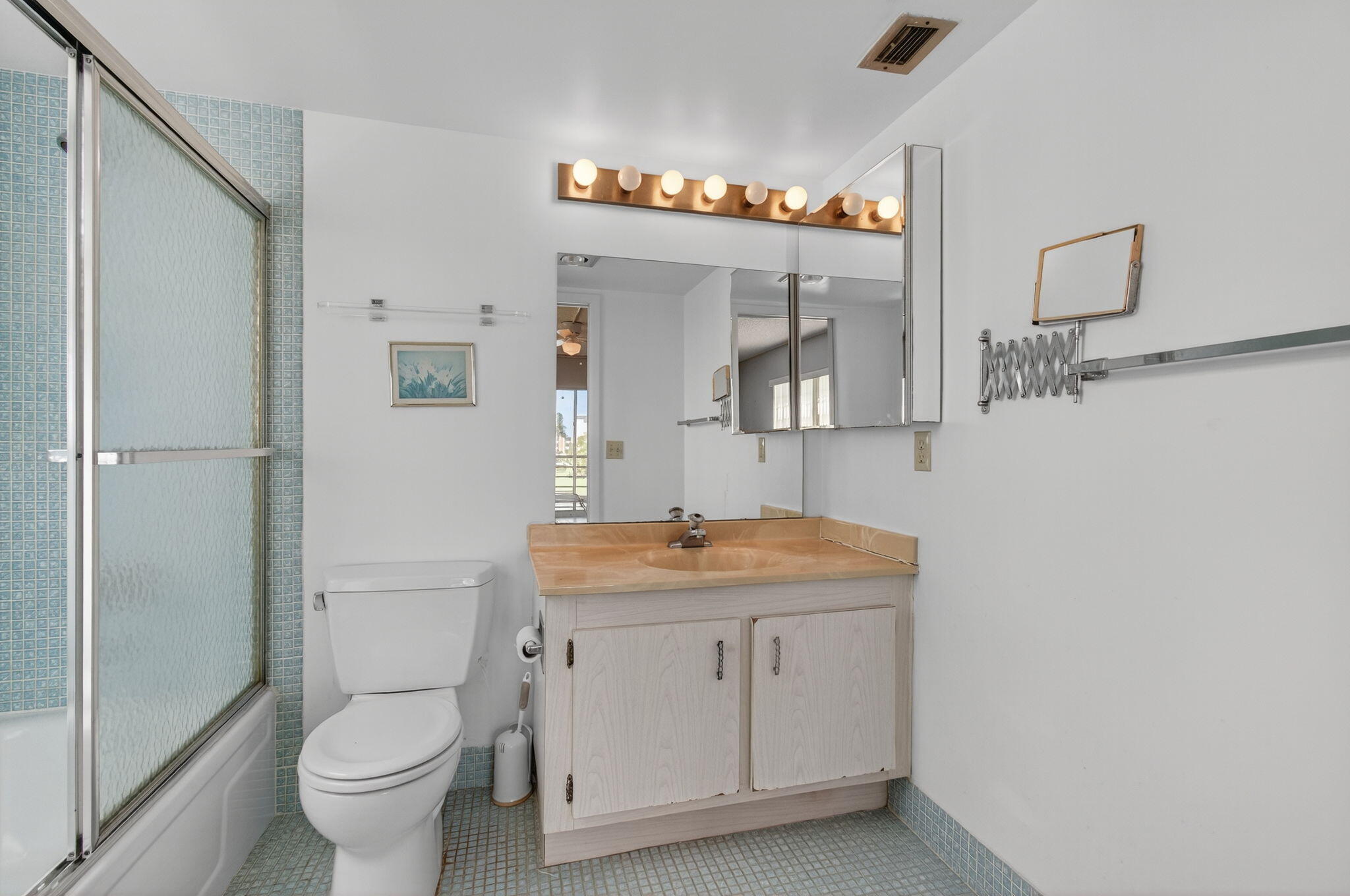 2001 Guildford East Boca Raton, FL 33434 - Photo 45 of 101 45-web-or-mls-DSC_0956