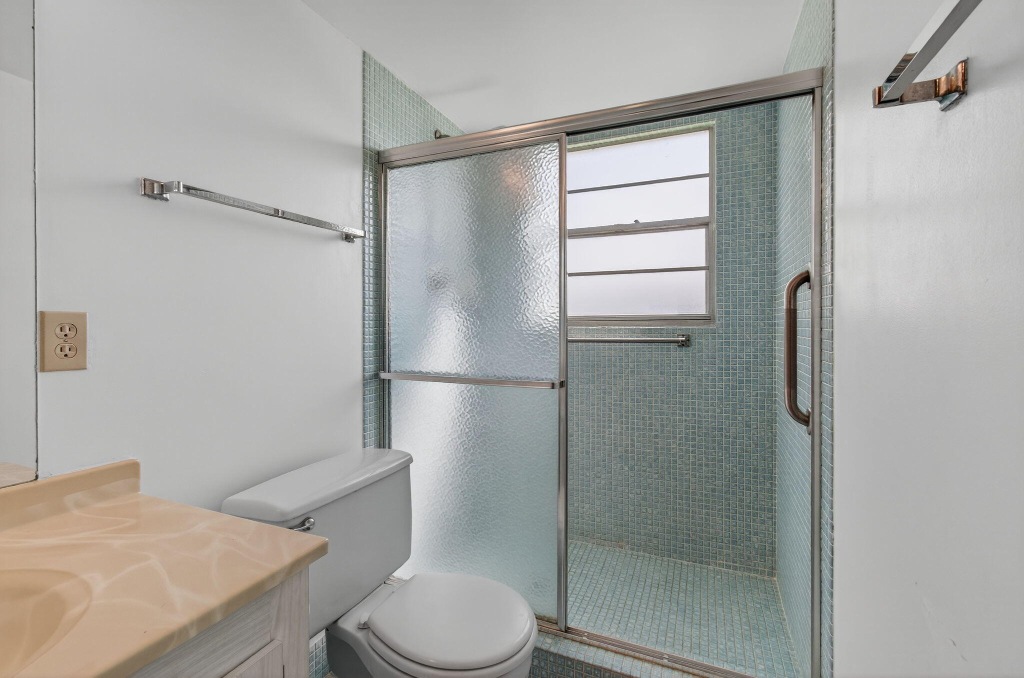 2001 Guildford East Boca Raton, FL 33434 - Photo 54 of 101 54-web-or-mls-DSC_0871