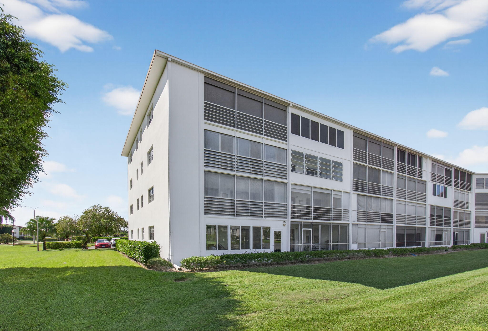 2001 Guildford East Boca Raton, FL 33434 - Photo 60 of 101 60-web-or-mls-DSC_0465