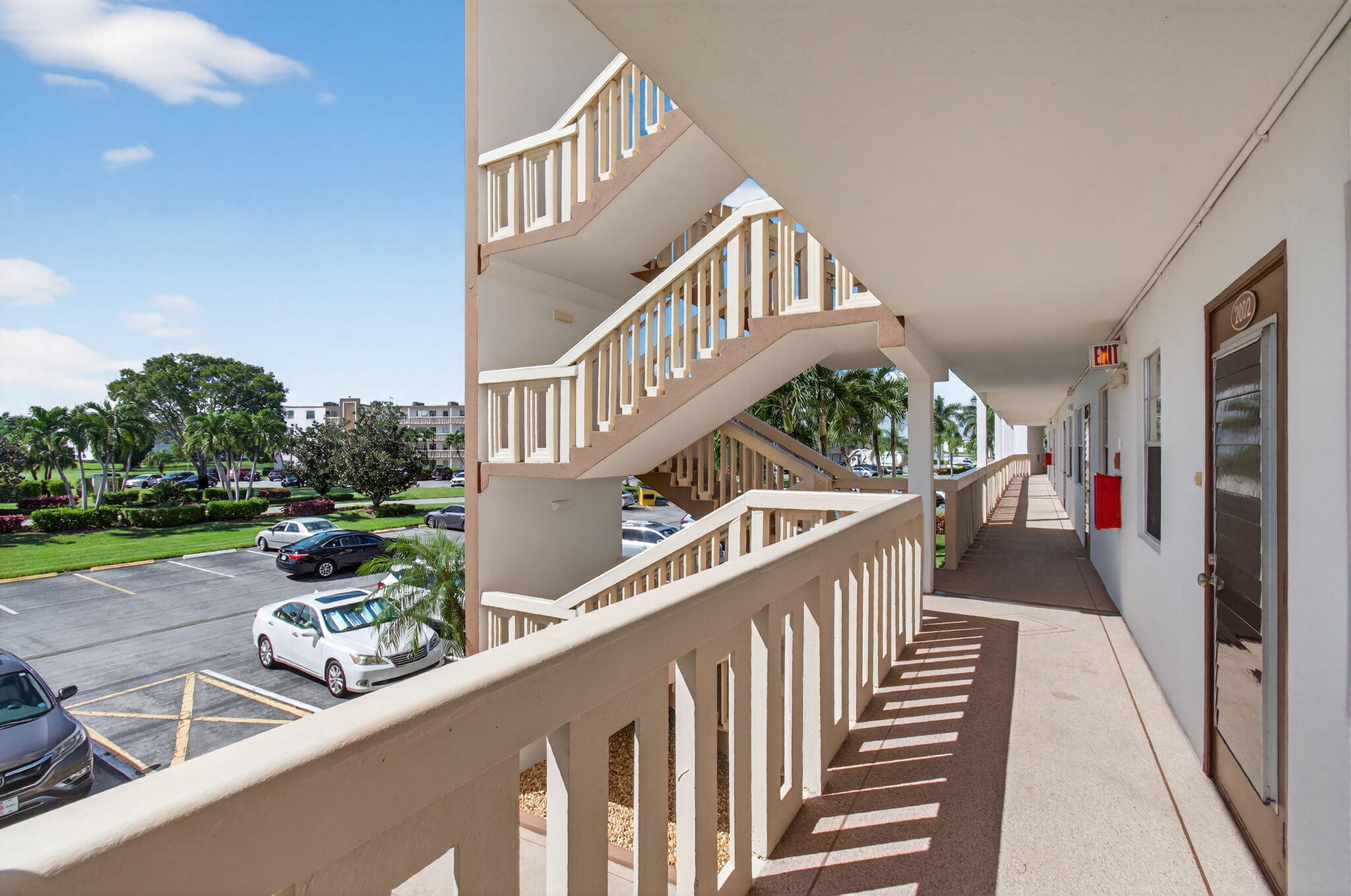 2001 Guildford East Boca Raton, FL 33434 - Photo 8 of 101 7-web-or-mls-DSC_0499