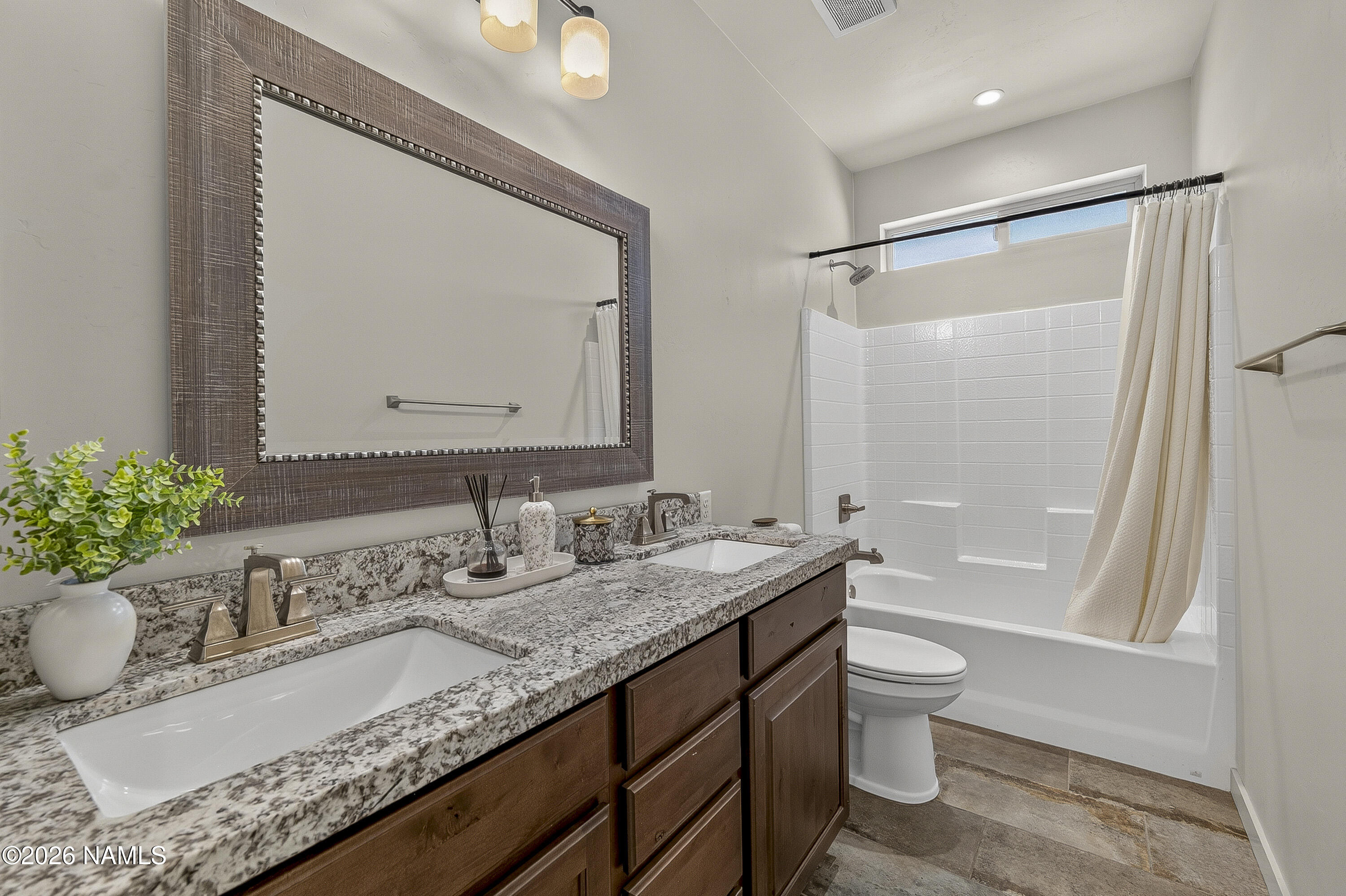 10290 Lundin Road Flagstaff, AZ 86004 - Photo 27 of 58 Secondary Bathroom
