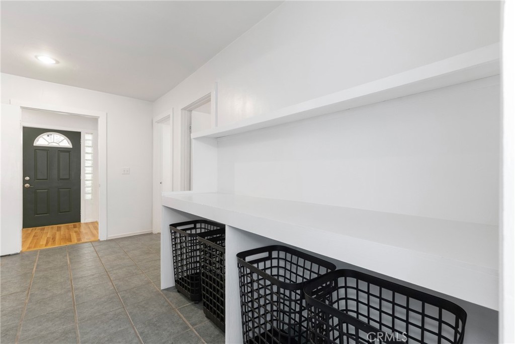 7990 San Gabriel Road Atascadero, CA 93422 - Photo 13 of 69 a view of a hallway with seating area