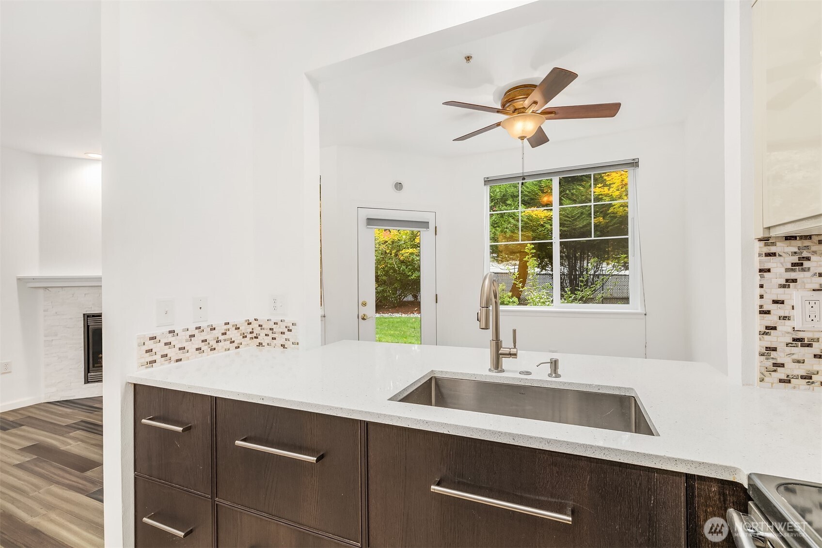 13000 Admiralty Way, Unit L104 Everett, WA 98204 - Photo 11 of 21 a bathroom with a sink and a window